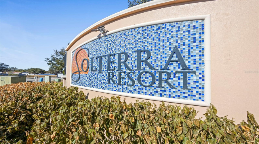 DAVENPORT, Florida 33837, 5 Bedrooms Bedrooms, ,4 BathroomsBathrooms,Residential,For Sale,OAKMOSS,0,MFRG5108167