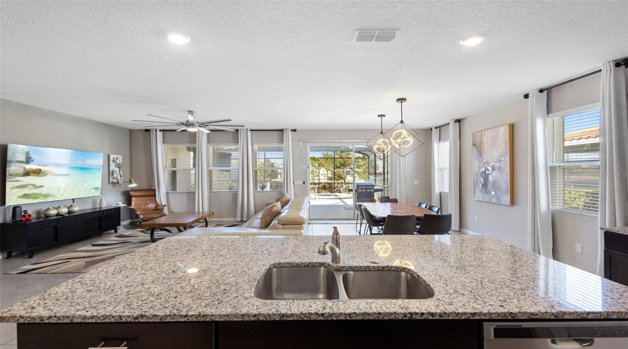 DAVENPORT, Florida 33837, 5 Bedrooms Bedrooms, ,4 BathroomsBathrooms,Residential,For Sale,OAKMOSS,0,MFRG5108167