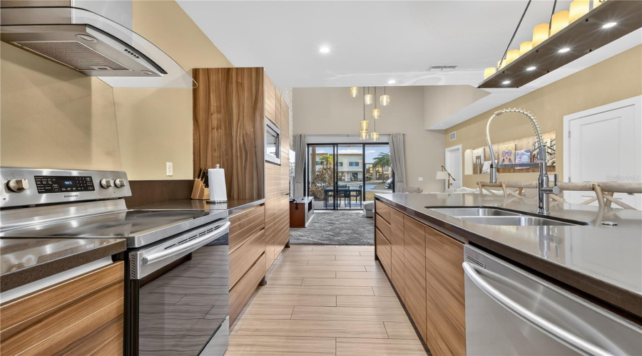 KISSIMMEE, Florida 34747, 4 Bedrooms Bedrooms, ,4 BathroomsBathrooms,Residential,For Sale,ROCKEFELLER,0,MFRO6382632