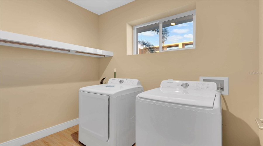 KISSIMMEE, Florida 34747, 4 Bedrooms Bedrooms, ,4 BathroomsBathrooms,Residential,For Sale,ROCKEFELLER,0,MFRO6382632