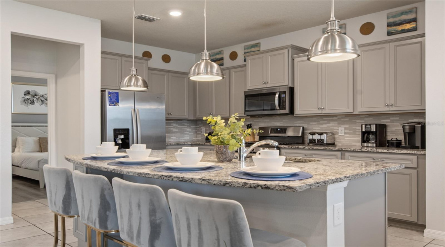 DAVENPORT, Florida 33837, 5 Bedrooms Bedrooms, ,4 BathroomsBathrooms,Residential,For Sale,OAKMOSS,0,MFRO6382626