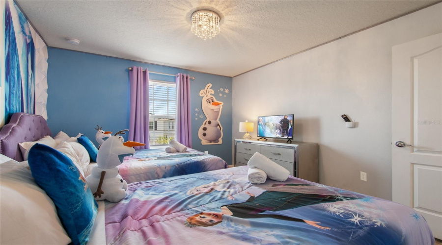 DAVENPORT, Florida 33837, 5 Bedrooms Bedrooms, ,4 BathroomsBathrooms,Residential,For Sale,OAKMOSS,0,MFRO6382626