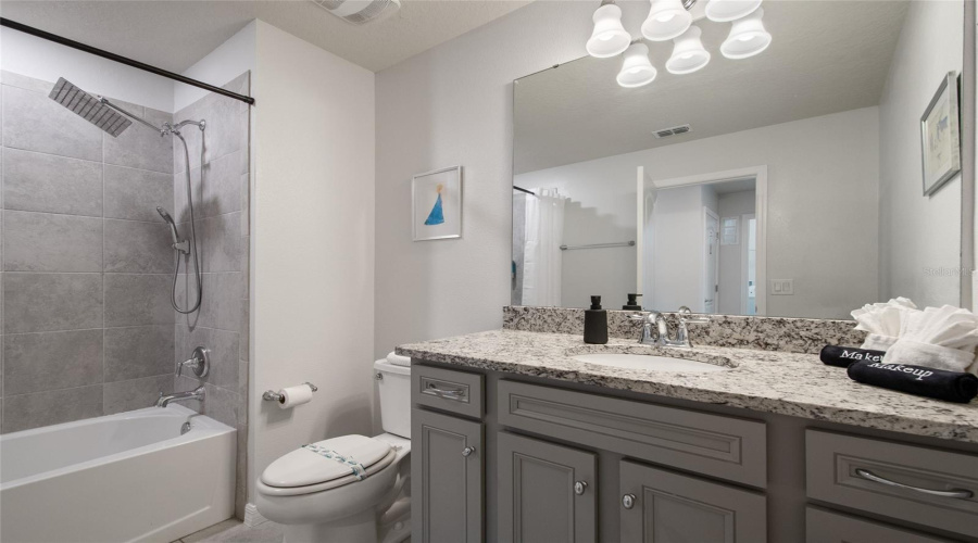 DAVENPORT, Florida 33837, 5 Bedrooms Bedrooms, ,4 BathroomsBathrooms,Residential,For Sale,OAKMOSS,0,MFRO6382626