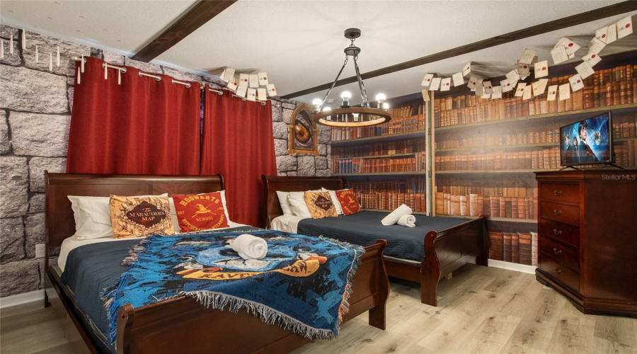 DAVENPORT, Florida 33837, 5 Bedrooms Bedrooms, ,4 BathroomsBathrooms,Residential,For Sale,OAKMOSS,0,MFRO6382626