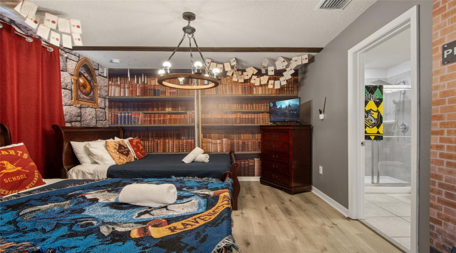 DAVENPORT, Florida 33837, 5 Bedrooms Bedrooms, ,4 BathroomsBathrooms,Residential,For Sale,OAKMOSS,0,MFRO6382626