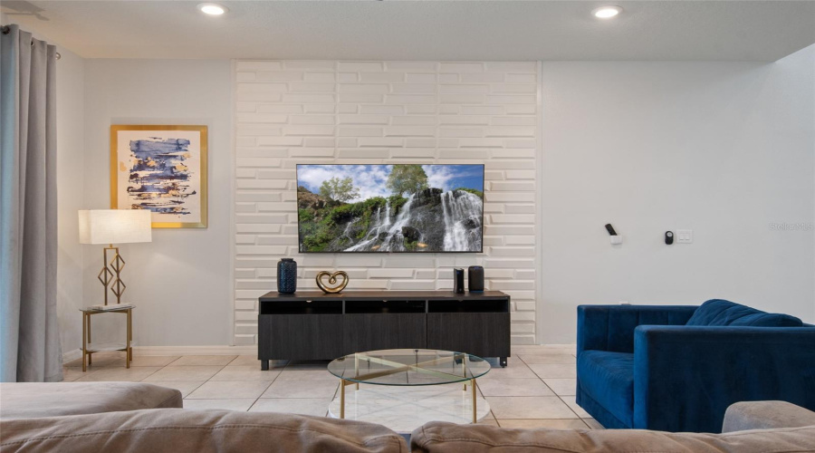 DAVENPORT, Florida 33837, 5 Bedrooms Bedrooms, ,4 BathroomsBathrooms,Residential,For Sale,OAKMOSS,0,MFRO6382626