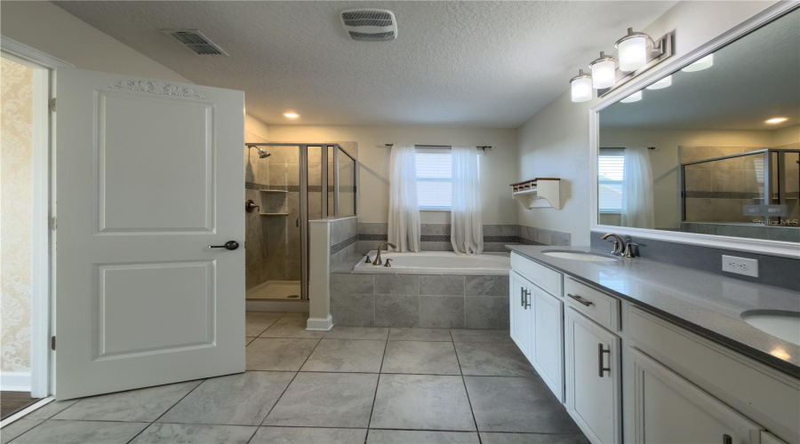 KISSIMMEE, Florida 34746, 4 Bedrooms Bedrooms, ,2 BathroomsBathrooms,Residential,For Sale,SEQUEL RD,0,MFRO6381373