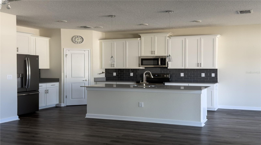 KISSIMMEE, Florida 34746, 4 Bedrooms Bedrooms, ,2 BathroomsBathrooms,Residential,For Sale,SEQUEL RD,0,MFRO6381373