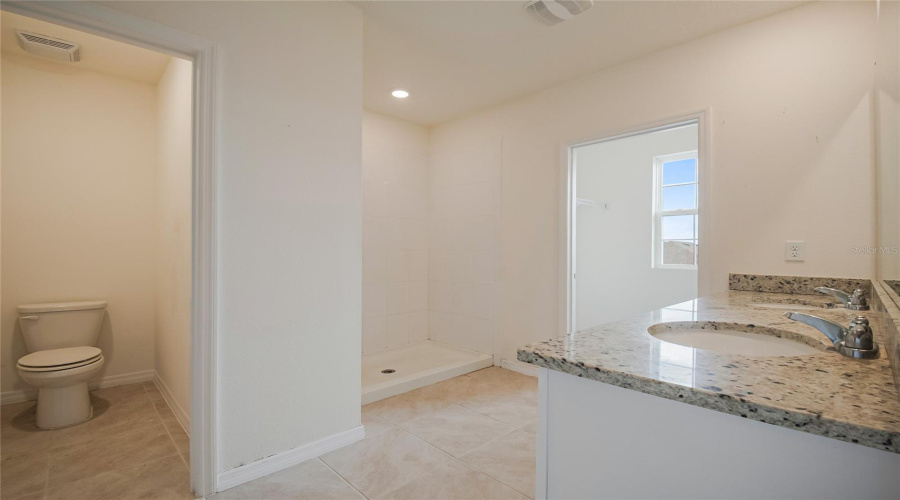 DAVENPORT, Florida 33837, 5 Bedrooms Bedrooms, ,3 BathroomsBathrooms,Residential,For Sale,CANYON OAK,0,MFRS5143748