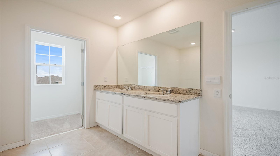 DAVENPORT, Florida 33837, 5 Bedrooms Bedrooms, ,3 BathroomsBathrooms,Residential,For Sale,CANYON OAK,0,MFRS5143748