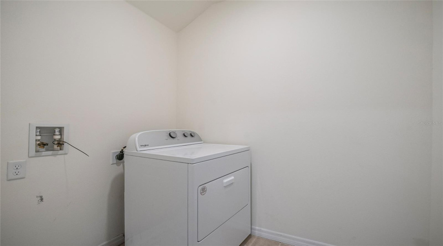 DAVENPORT, Florida 33837, 5 Bedrooms Bedrooms, ,3 BathroomsBathrooms,Residential,For Sale,CANYON OAK,0,MFRS5143748