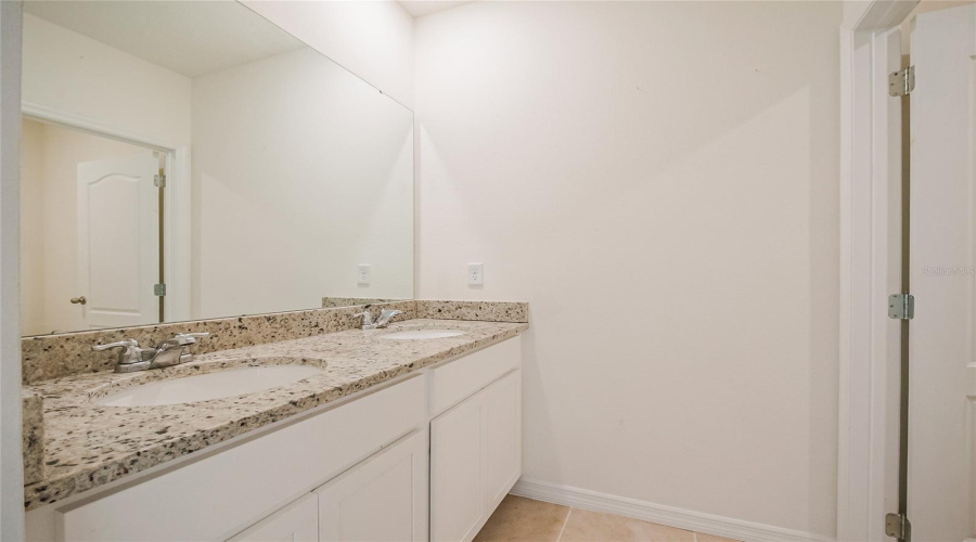 DAVENPORT, Florida 33837, 5 Bedrooms Bedrooms, ,3 BathroomsBathrooms,Residential,For Sale,CANYON OAK,0,MFRS5143748