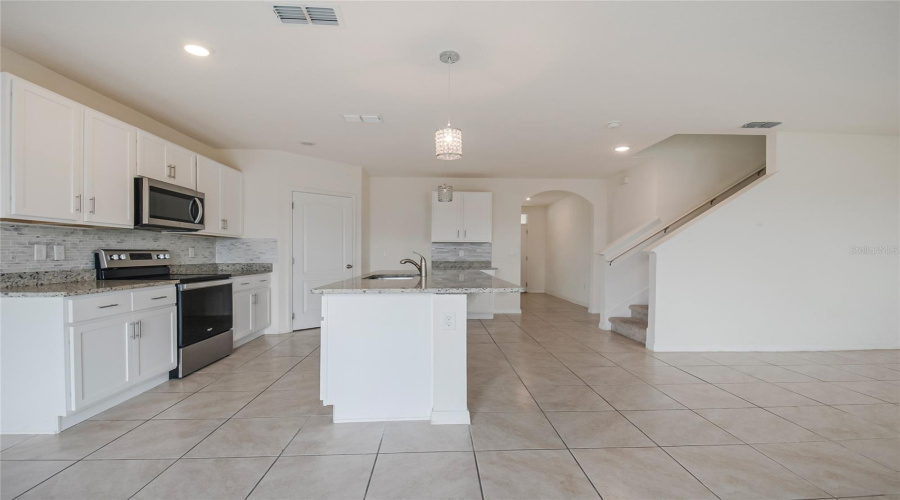 DAVENPORT, Florida 33837, 5 Bedrooms Bedrooms, ,3 BathroomsBathrooms,Residential,For Sale,CANYON OAK,0,MFRS5143748