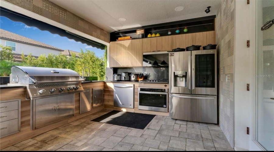 ORLANDO, Florida 32836, 5 Bedrooms Bedrooms, ,4 BathroomsBathrooms,Residential,For Sale,LUDINGTON,0,MFRO6382200