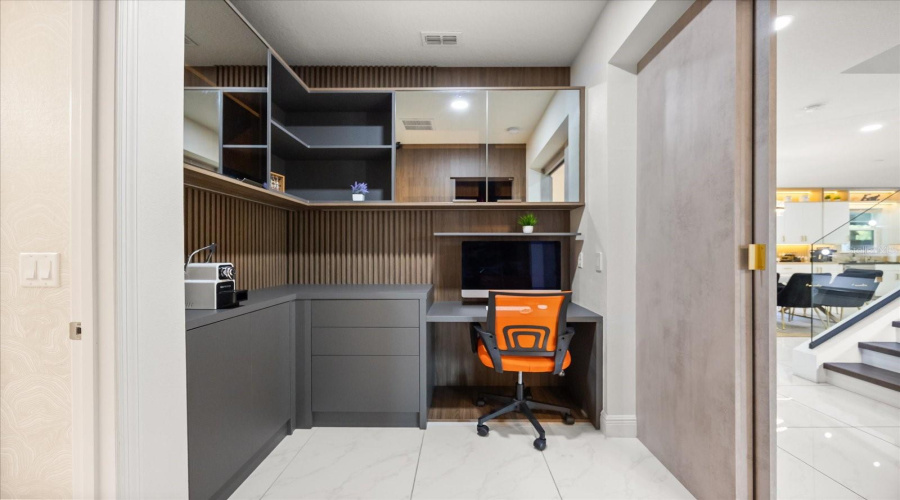 ORLANDO, Florida 32836, 5 Bedrooms Bedrooms, ,4 BathroomsBathrooms,Residential,For Sale,LUDINGTON,0,MFRO6382200