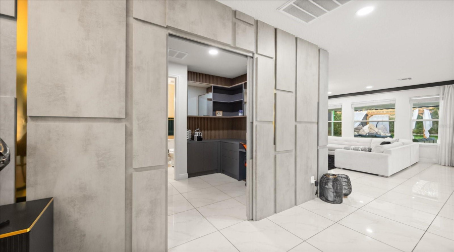 ORLANDO, Florida 32836, 5 Bedrooms Bedrooms, ,4 BathroomsBathrooms,Residential,For Sale,LUDINGTON,0,MFRO6382200