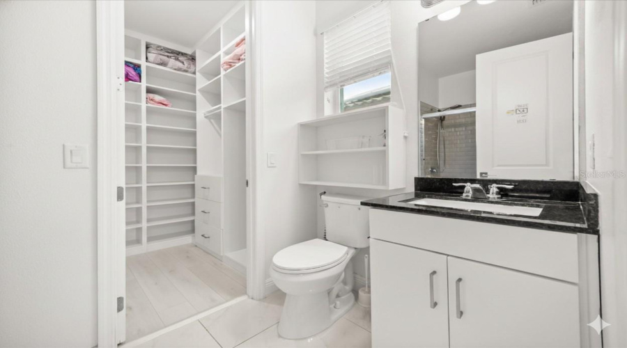 ORLANDO, Florida 32836, 5 Bedrooms Bedrooms, ,4 BathroomsBathrooms,Residential,For Sale,LUDINGTON,0,MFRO6382200