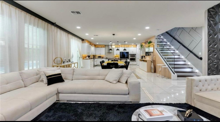 ORLANDO, Florida 32836, 5 Bedrooms Bedrooms, ,4 BathroomsBathrooms,Residential,For Sale,LUDINGTON,0,MFRO6382200