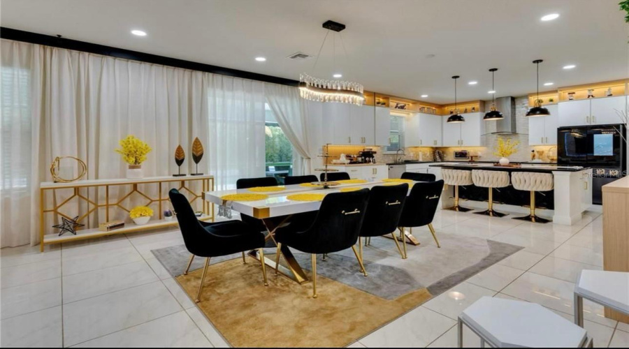 ORLANDO, Florida 32836, 5 Bedrooms Bedrooms, ,4 BathroomsBathrooms,Residential,For Sale,LUDINGTON,0,MFRO6382200