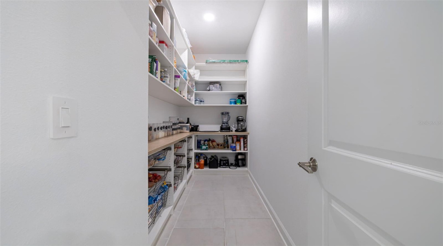 DAVENPORT, Florida 33837, 4 Bedrooms Bedrooms, ,3 BathroomsBathrooms,Residential,For Sale,HILLINGDAM,0,MFRO6382502