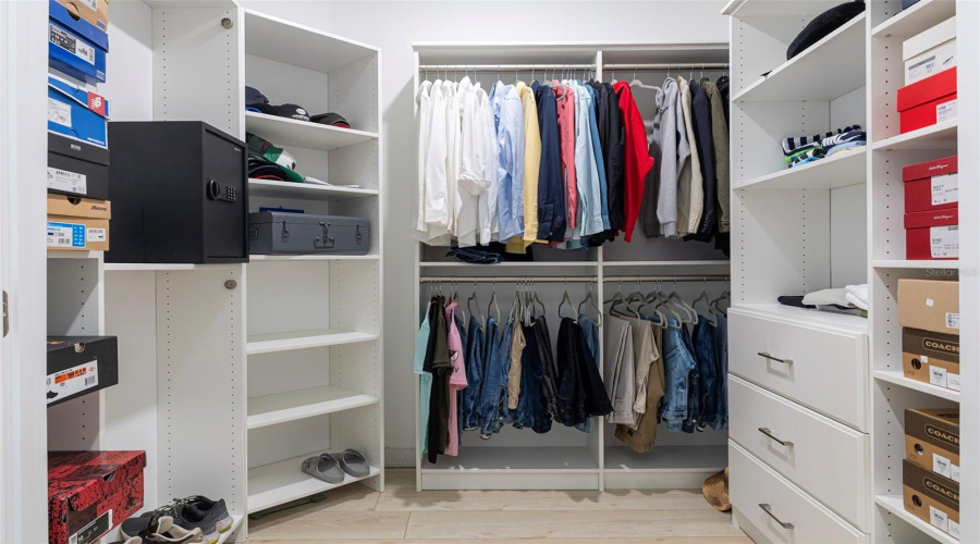 DAVENPORT, Florida 33837, 4 Bedrooms Bedrooms, ,3 BathroomsBathrooms,Residential,For Sale,HILLINGDAM,0,MFRO6382502