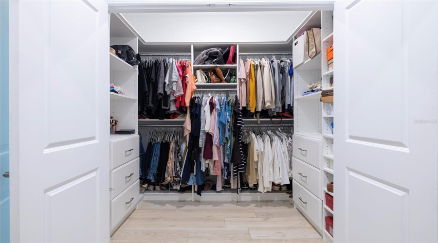 DAVENPORT, Florida 33837, 4 Bedrooms Bedrooms, ,3 BathroomsBathrooms,Residential,For Sale,HILLINGDAM,0,MFRO6382502