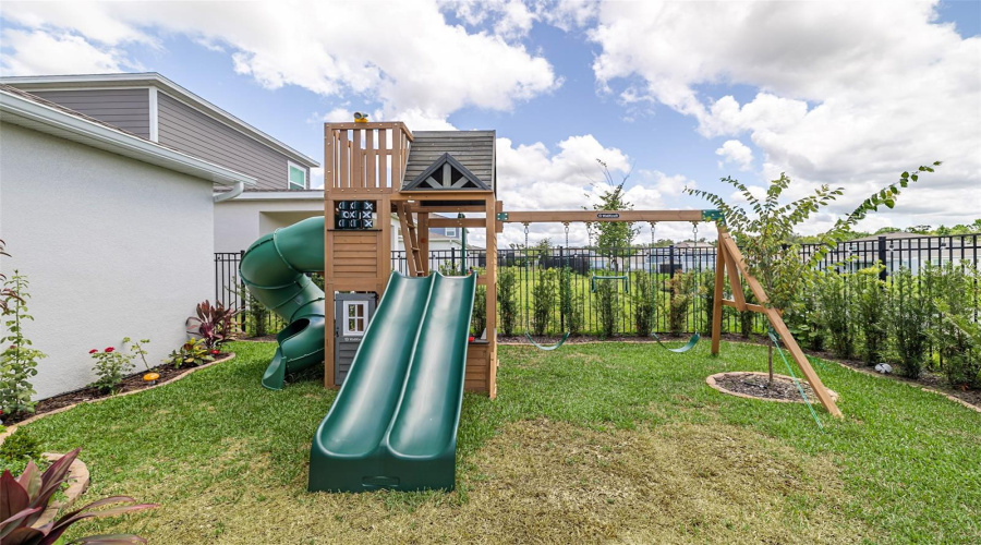 DAVENPORT, Florida 33837, 4 Bedrooms Bedrooms, ,3 BathroomsBathrooms,Residential,For Sale,HILLINGDAM,0,MFRO6382502