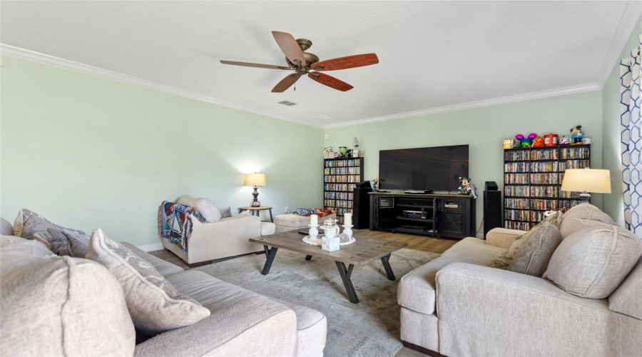 DAVENPORT, Florida 33896, 5 Bedrooms Bedrooms, ,3 BathroomsBathrooms,Residential,For Sale,GLENEAGLES,0,MFRS5142872