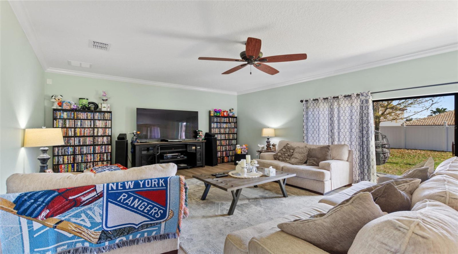 DAVENPORT, Florida 33896, 5 Bedrooms Bedrooms, ,3 BathroomsBathrooms,Residential,For Sale,GLENEAGLES,0,MFRS5142872