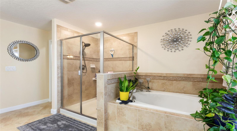 DAVENPORT, Florida 33896, 5 Bedrooms Bedrooms, ,3 BathroomsBathrooms,Residential,For Sale,GLENEAGLES,0,MFRS5142872