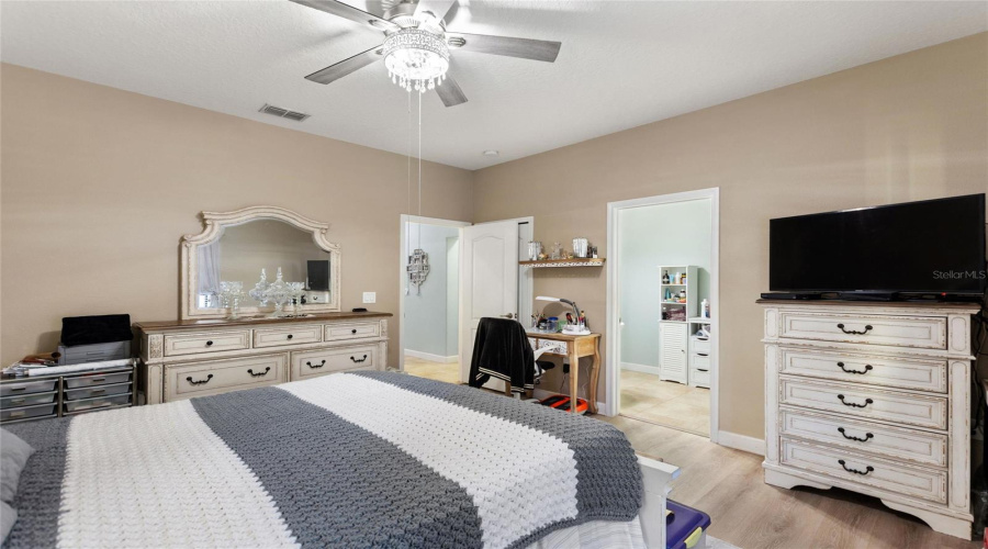 DAVENPORT, Florida 33896, 5 Bedrooms Bedrooms, ,3 BathroomsBathrooms,Residential,For Sale,GLENEAGLES,0,MFRS5142872