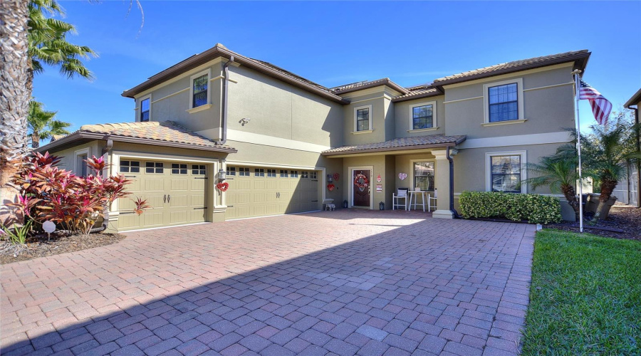 DAVENPORT, Florida 33896, 5 Bedrooms Bedrooms, ,3 BathroomsBathrooms,Residential,For Sale,GLENEAGLES,0,MFRS5142872