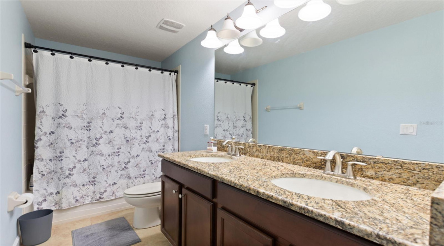 DAVENPORT, Florida 33896, 5 Bedrooms Bedrooms, ,3 BathroomsBathrooms,Residential,For Sale,GLENEAGLES,0,MFRS5142872