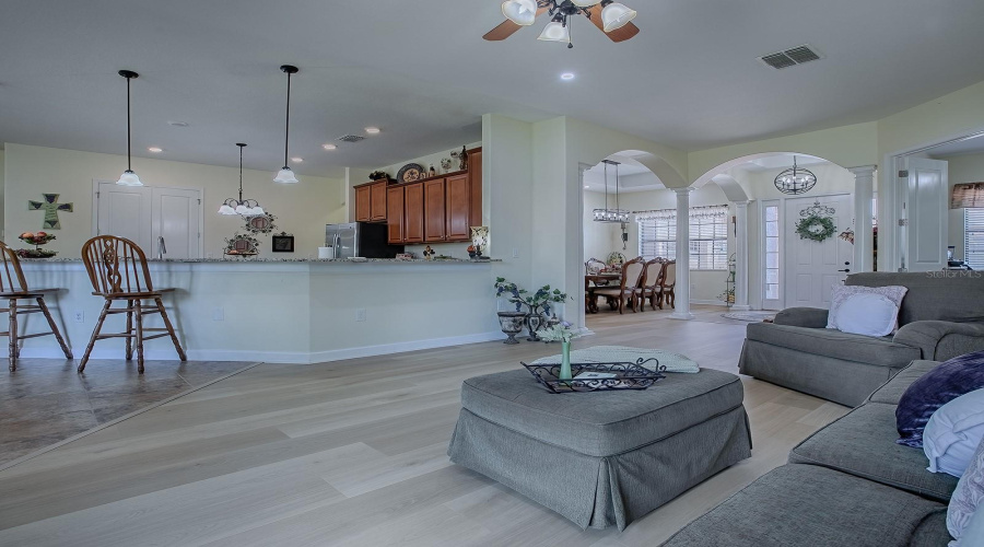 DAVENPORT, Florida 33896, 4 Bedrooms Bedrooms, ,3 BathroomsBathrooms,Residential,For Sale,DEUCE,0,MFRG5095152