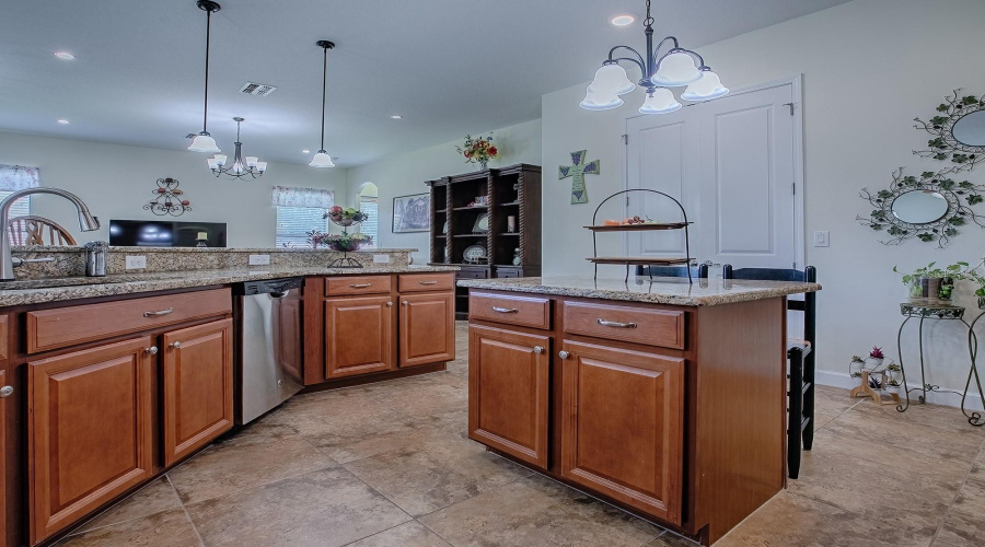 DAVENPORT, Florida 33896, 4 Bedrooms Bedrooms, ,3 BathroomsBathrooms,Residential,For Sale,DEUCE,0,MFRG5095152