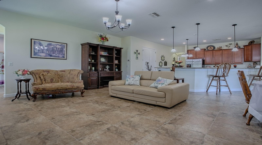 DAVENPORT, Florida 33896, 4 Bedrooms Bedrooms, ,3 BathroomsBathrooms,Residential,For Sale,DEUCE,0,MFRG5095152