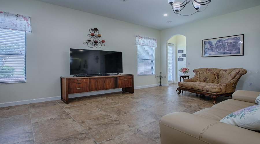 DAVENPORT, Florida 33896, 4 Bedrooms Bedrooms, ,3 BathroomsBathrooms,Residential,For Sale,DEUCE,0,MFRG5095152