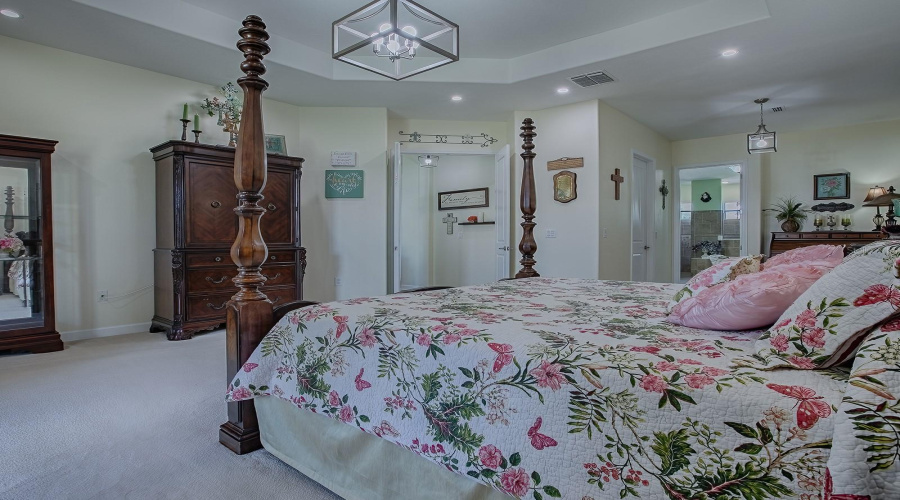 DAVENPORT, Florida 33896, 4 Bedrooms Bedrooms, ,3 BathroomsBathrooms,Residential,For Sale,DEUCE,0,MFRG5095152