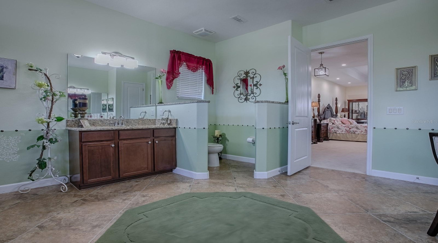 DAVENPORT, Florida 33896, 4 Bedrooms Bedrooms, ,3 BathroomsBathrooms,Residential,For Sale,DEUCE,0,MFRG5095152