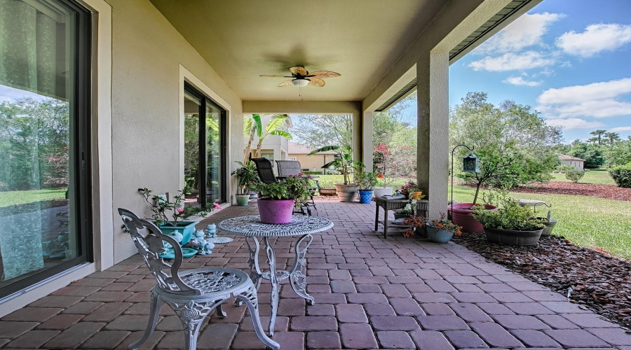 Peaceful Covered Lanai
