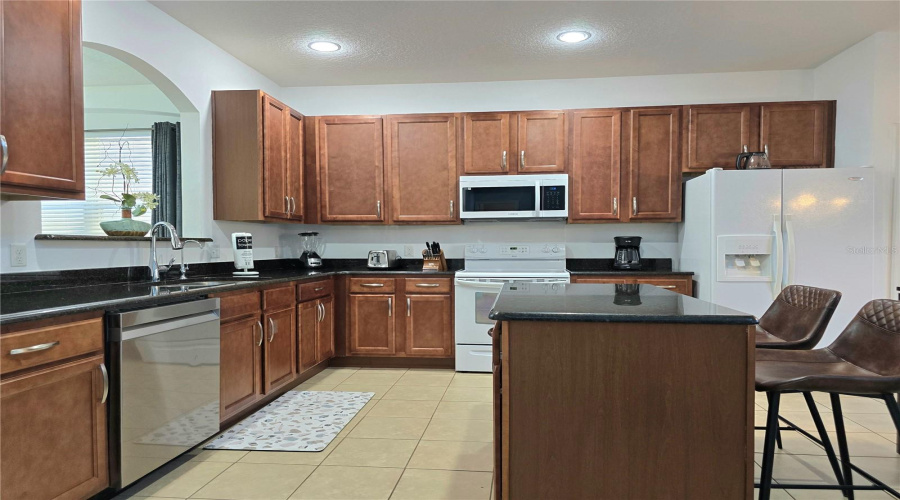 DAVENPORT, Florida 33837, 6 Bedrooms Bedrooms, ,5 BathroomsBathrooms,Residential,For Sale,CABELLO,0,MFRP4937808