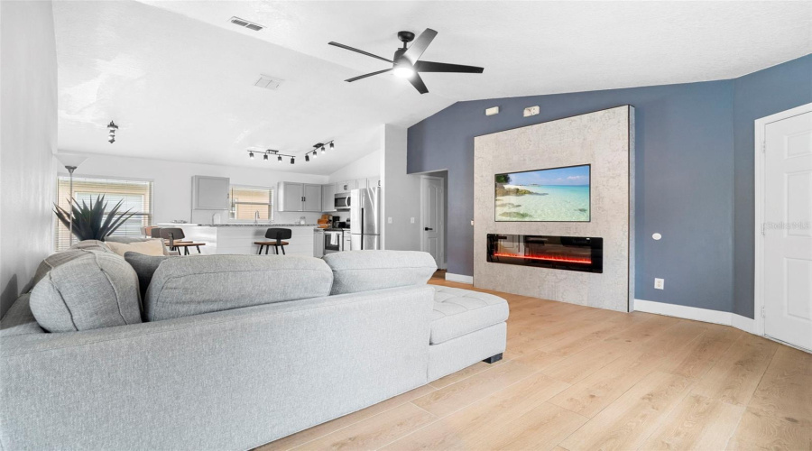 DAVENPORT, Florida 33896, 4 Bedrooms Bedrooms, ,3 BathroomsBathrooms,Residential,For Sale,SUNDOWN,0,MFRO6380014