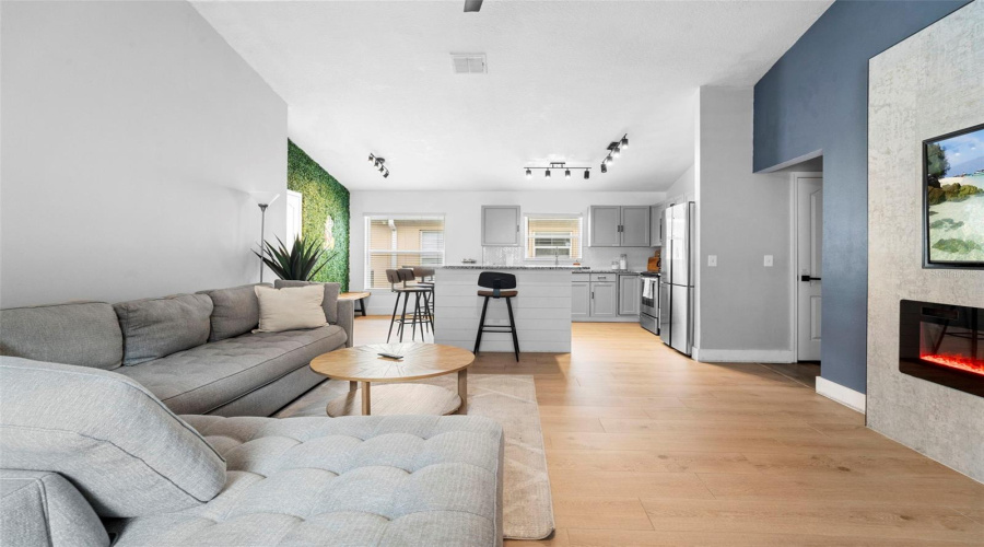 DAVENPORT, Florida 33896, 4 Bedrooms Bedrooms, ,3 BathroomsBathrooms,Residential,For Sale,SUNDOWN,0,MFRO6380014