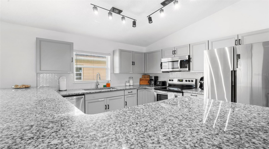 DAVENPORT, Florida 33896, 4 Bedrooms Bedrooms, ,3 BathroomsBathrooms,Residential,For Sale,SUNDOWN,0,MFRO6380014