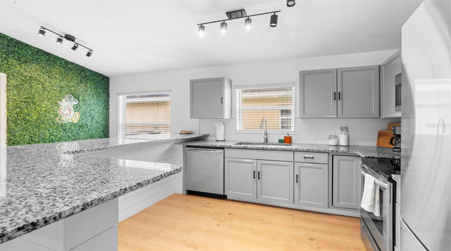 DAVENPORT, Florida 33896, 4 Bedrooms Bedrooms, ,3 BathroomsBathrooms,Residential,For Sale,SUNDOWN,0,MFRO6380014