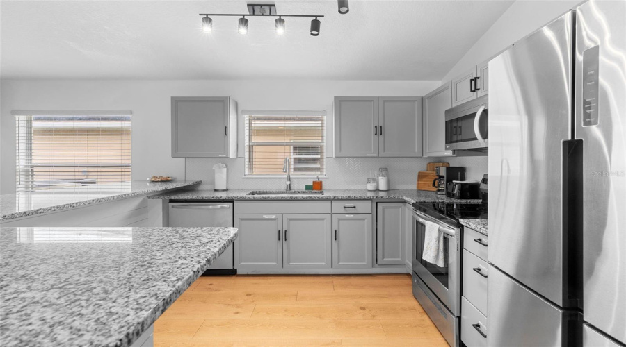 DAVENPORT, Florida 33896, 4 Bedrooms Bedrooms, ,3 BathroomsBathrooms,Residential,For Sale,SUNDOWN,0,MFRO6380014