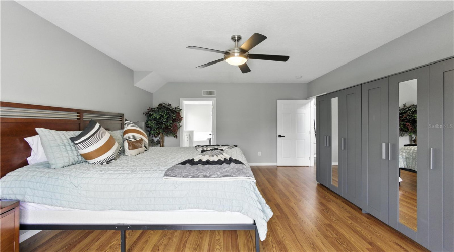 DAVENPORT, Florida 33897, 5 Bedrooms Bedrooms, ,4 BathroomsBathrooms,Residential,For Sale,CORDOVA,0,MFRO6322198