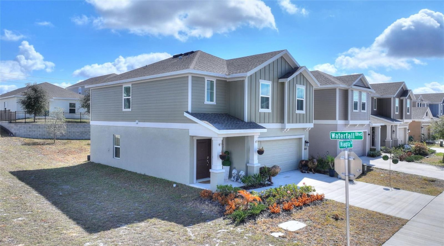 DAVENPORT, Florida 33837, 4 Bedrooms Bedrooms, ,2 BathroomsBathrooms,Residential,For Sale,NIAGRA DRIVE,0,MFRS5143440