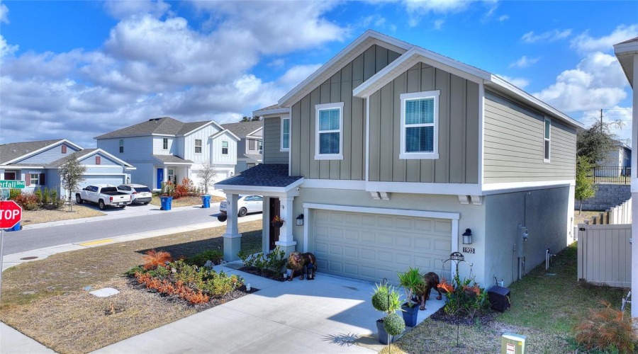 DAVENPORT, Florida 33837, 4 Bedrooms Bedrooms, ,2 BathroomsBathrooms,Residential,For Sale,NIAGRA DRIVE,0,MFRS5143440