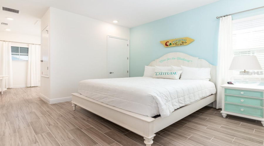 KISSIMMEE, Florida 34747, 2 Bedrooms Bedrooms, ,2 BathroomsBathrooms,Residential,For Sale,LATITUDE,0,MFRO6382481